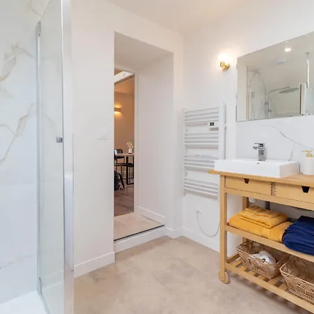 D'exception Au Chateau *